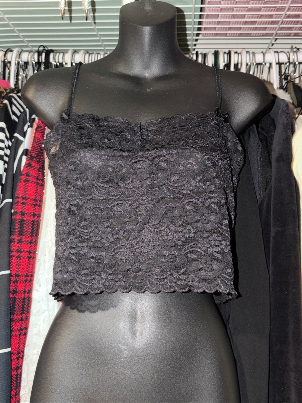 Women's Black Lace Camisole Cami - Elegant Lace Crop Top